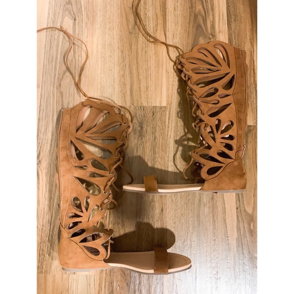 💕NWOT Lace up Gladiator Sandals - Picture 2 of 2